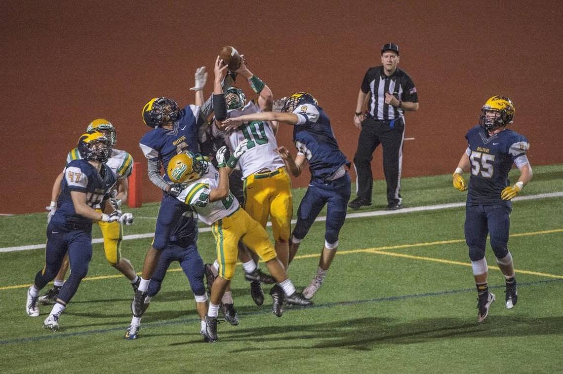 Former Tumwater standout Cade Otton hauled in the game-winning pass as time expired last year in Bellevue. The T-Birds host the Wolverines in a rematch Friday.