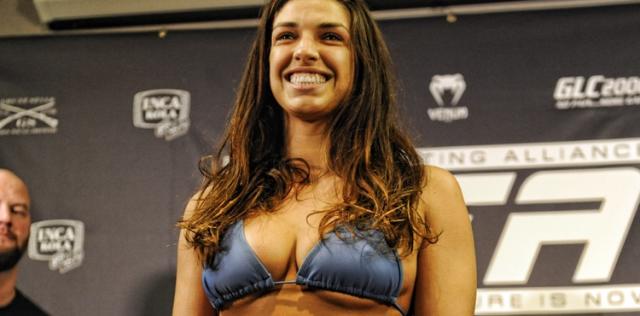 Mackenzie Dern Ekes Out a Victory in Her Octagon Debut (UFC 222 Results) -  Yahoo Sports