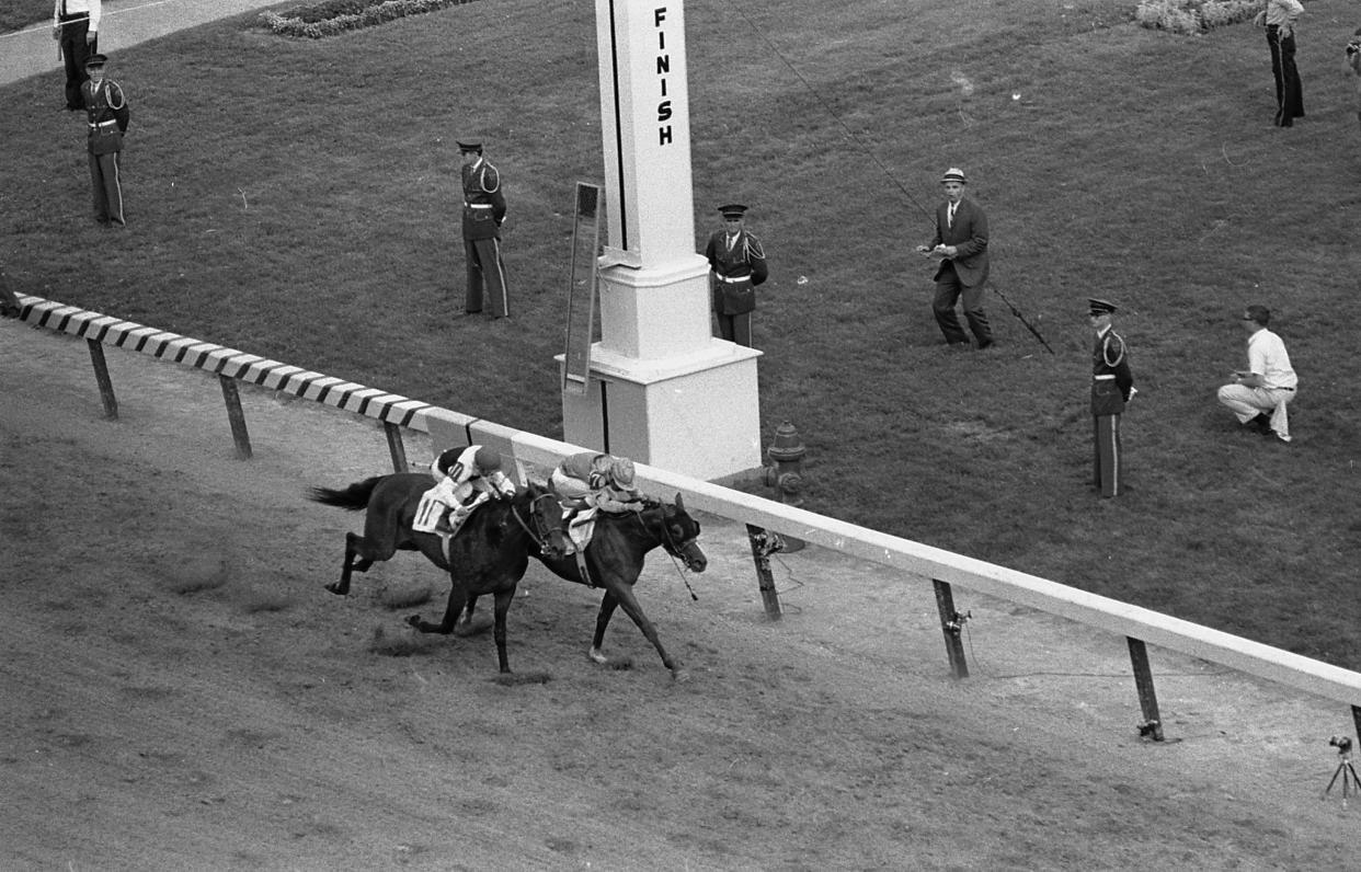 Northern Dancer wins the 1964 Kentucky Derby.