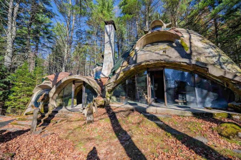 Ein „Hobbit“-Haus, das von einem preisgekrönten Architekten entworfen wurde, steht jetzt zum Verkauf. (SWNS)