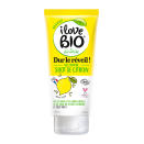 <p>Le jus de citron du matin, je l’aime aussi en version gel douche. Celui-ci est bio, il sent bon et son petit prix ne décourage pas de le racheter. Et son tube est 100 % d’origine végétale (canne à sucre) et recyclable. Dur le Réveil !,</p> <p><em>Gel Douche Shot de Citron, I Love Bio by Léa Nature, 2,99 € les 200 ml.</em></p> <p>Sophie Michard</p>