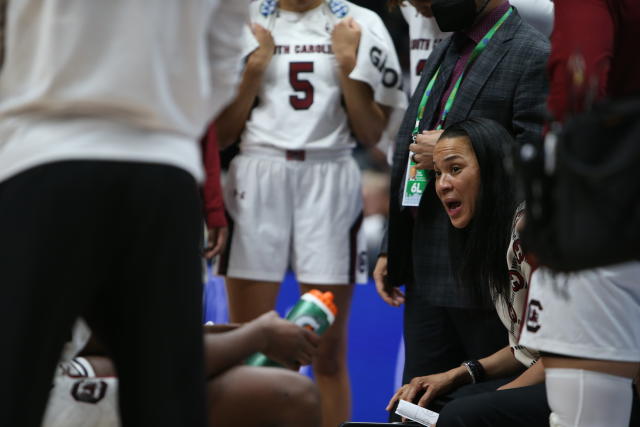 Women's basketball: No, Dawn Staley doesn't want to coach men.