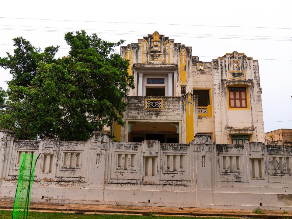 The exterior of a dilapidated mansion in Tamil Nadu in 2022.