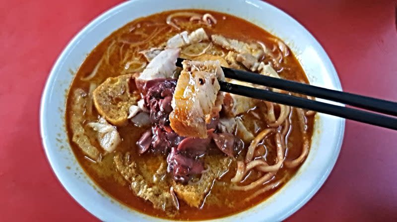 Curry Mee - roast pork