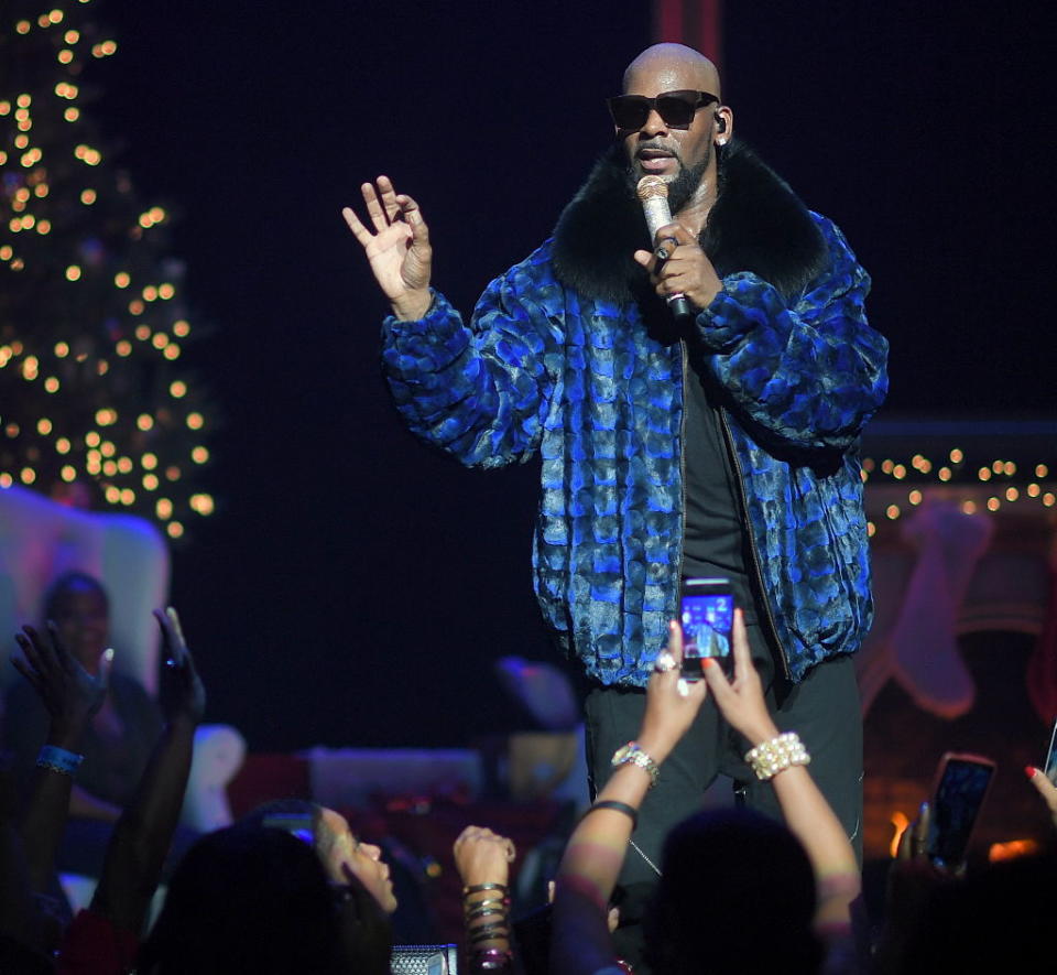 R. Kelly performs at Atlanta’s Fox Theater in December 2016. (Photo: Prince Williams/WireImage)