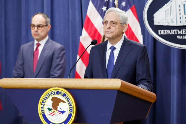 U.S. Attorney General Merrick Garland speaks with Assistant Attorney General Jonathan Kanter to file charges against RealPage (Anna Moneymaker)