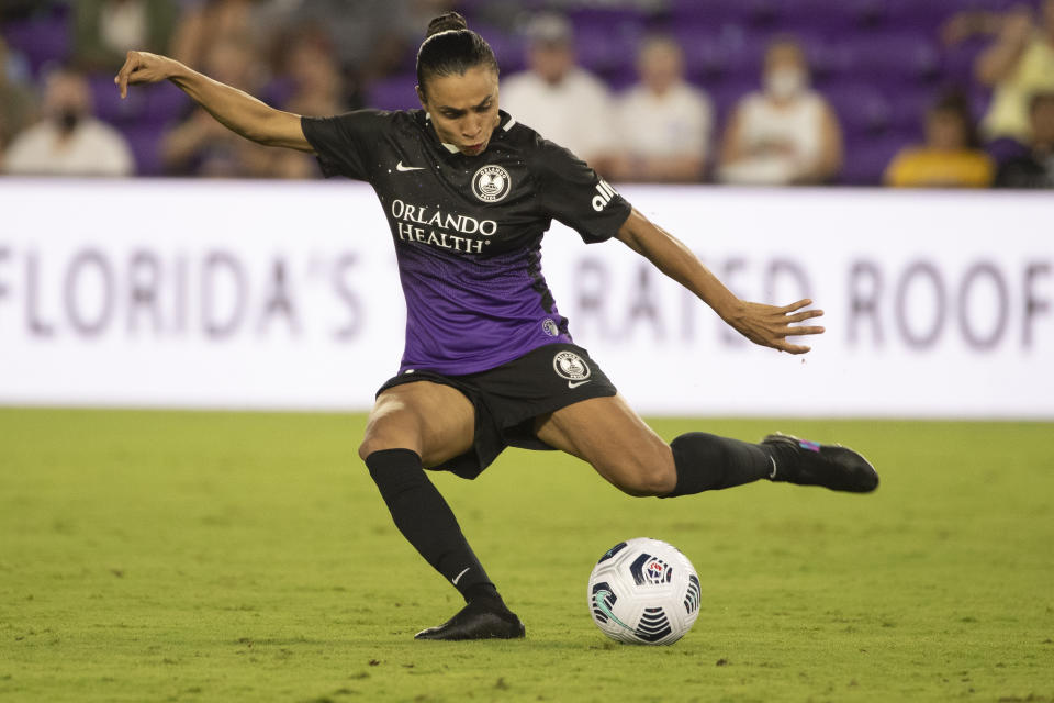 ORLANDO, FL - AUGUST 14: Orlando Pride forward Marta (10) passes the ball during the soccer match between the Orlando Pride and Portland Thorns FC on August 14, 2021, at Exploria Stadium in Orlando, FL. (Photo by Joe Petro/Icon Sportswire via Getty Images)