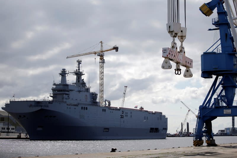 Le Bâtiment de projection et de commandement (BPC) "Anouar El Sadate"a été remis vendredi à l'Egypte par le groupe français DCNS, lors d'une cérémonie officielle aux chantiers navals STX de Saint-Nazaire, son constructeur. /Photo prise le 16 septembre 2016/REUTERS/Stéphane Mahé