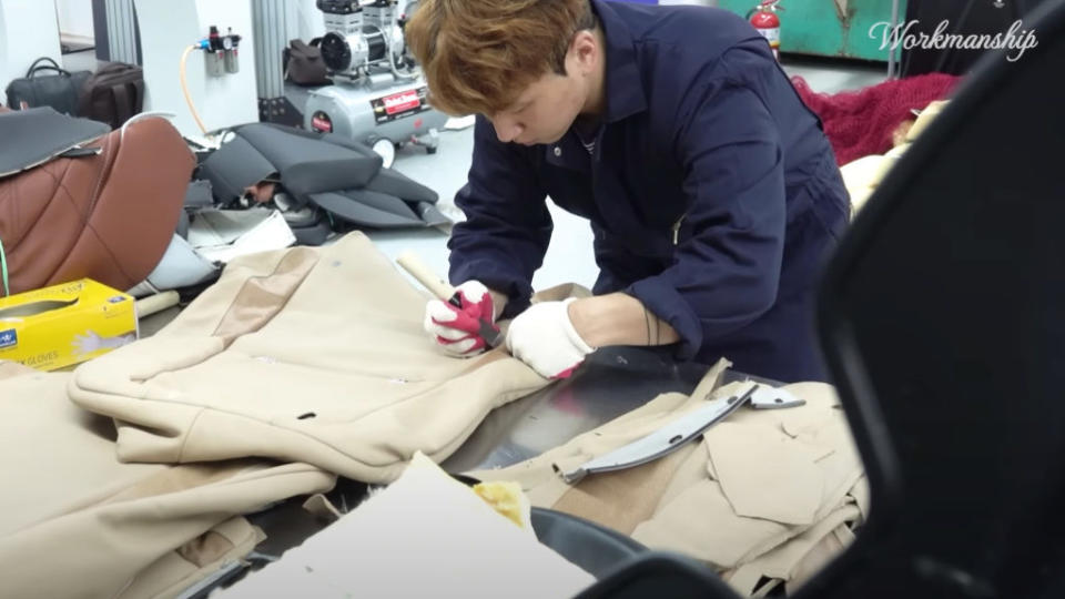 來自韓國的新創品牌Continew便是專門利用回收汽車零件打造精品包。(圖片來源/ 翻攝自做工.Workmanship YT)
