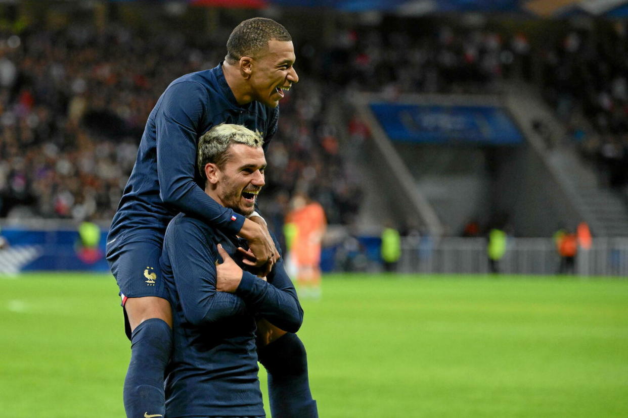 La France joue beaucoup mieux avec Kylian Mbappé et Antoine Griezmann alignés sur le terrain.  - Credit:CHRISTOPHE SAIDI/SIPA 