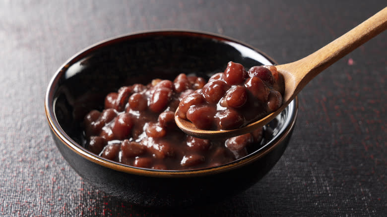 adzuki beans in bowl