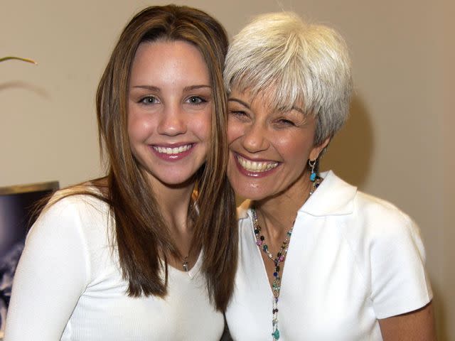 <p>Justin Kahn/WireImage</p> Amanda Bynes with her mom Lynn Bynes