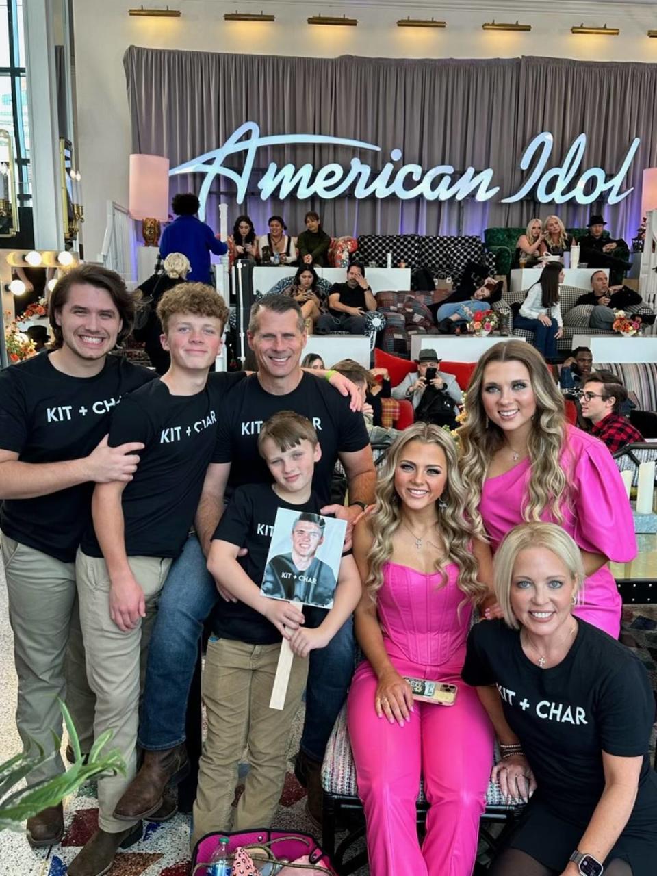 The Key Family supports Kit and Charley in their American Idol audition.