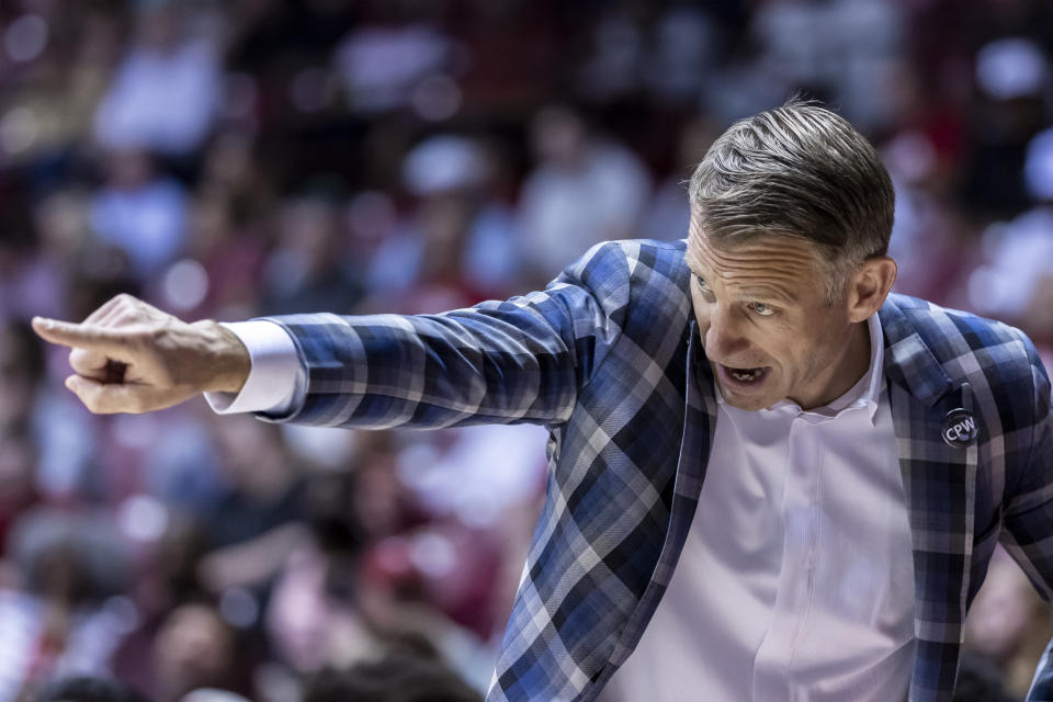 Alabama coach Nate Oats signals to players during the first half of an NCAA college basketball game against Longwood, Monday, Nov. 7, 2022, in Tuscaloosa, Ala. (AP Photo/Vasha Hunt)