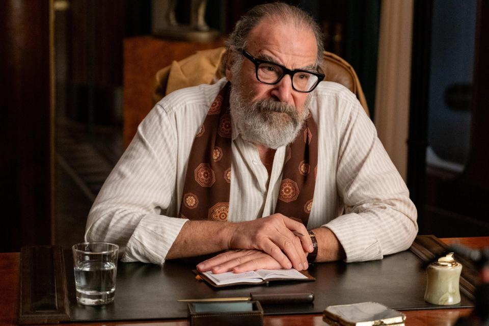 Detective Rufus Cotesworth (Mandy Patinkin) in "Death and Other Details."