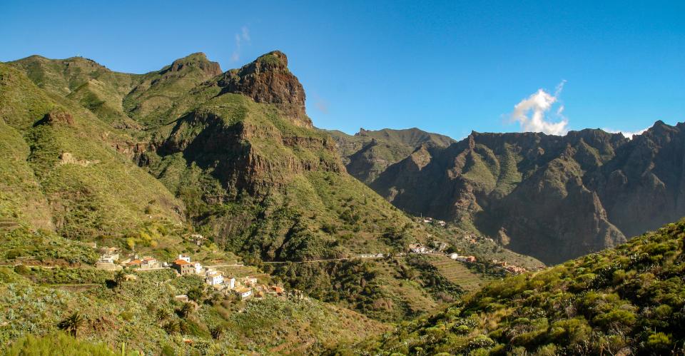 <p>Masca pertenece al municipio de Buenavista del Norte, al noroeste de la isla de Tenerife, y cuenta con apenas 90 habitantes. Se encuentra dentro del Parque Rural de Teno. (Foto: Getty Images).</p> 
