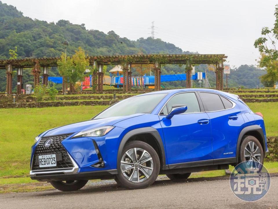 LEXUS UX 300e（169.9萬元）