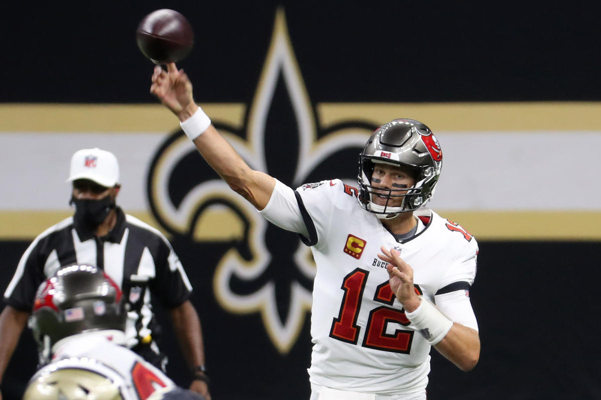 Brady's five TD lead Bucs to first 4-1 start since 2005