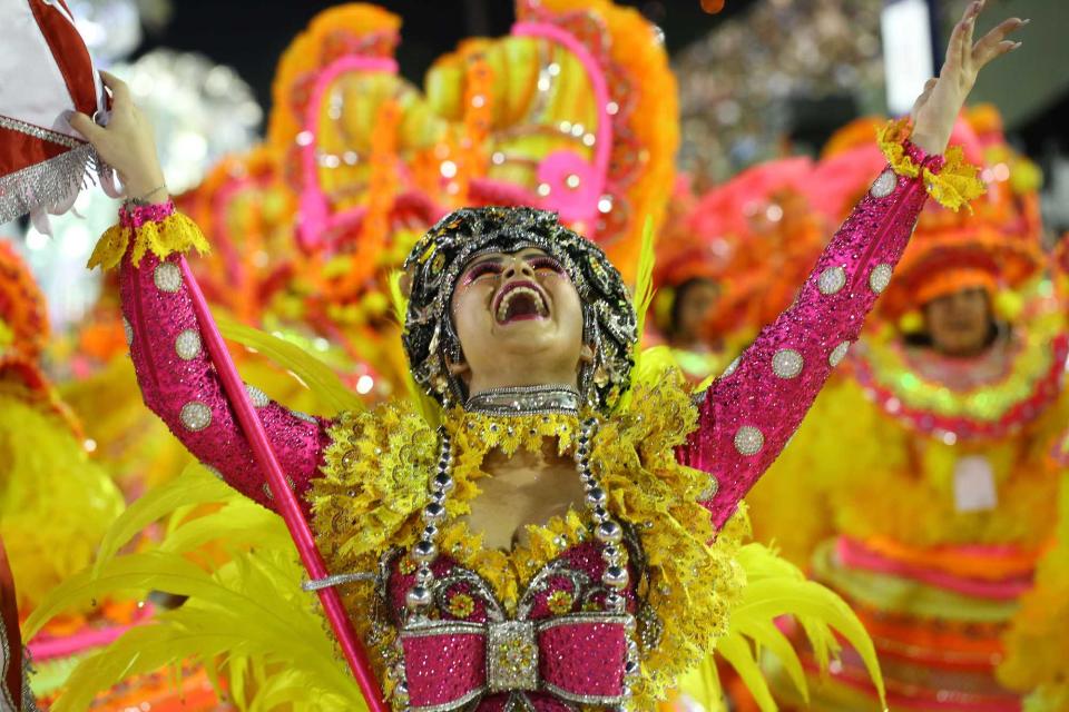 samba dancer