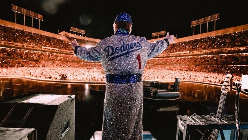 Elton John Live - Farewell From Dodger Stadium