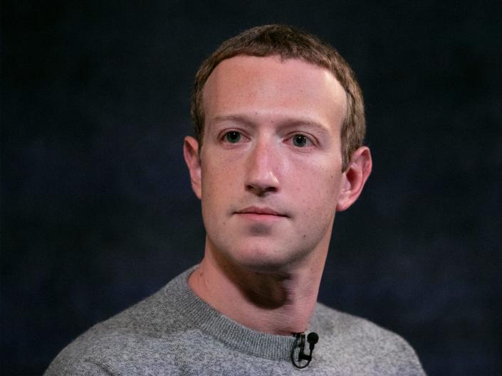 Facebook CEO'su Mark Zuckerberg, "Haberler Sekmesi" hakkında konuşuyor  25 Ekim 2019'da New York'taki Paley Center'da.
