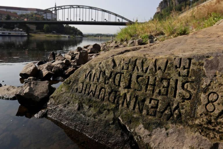 El retroceso de las aguas está revelando funestas advertencias de nuestros ancestros