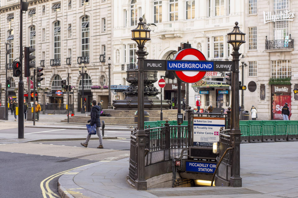  A general view of a semi deserted Piccadilly Circus. Under tier four restrictions, pubs and restaurants will close, as well as �non-essential� retail. (Photo by Pietro Recchia / SOPA Images/Sipa USA) 