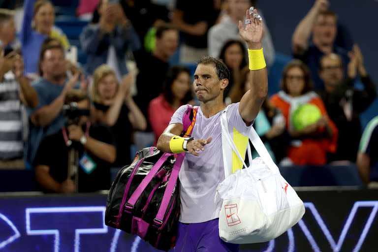 La despedida de Rafael Nadal tras caer con el croata Borna Coric en la segunda ronda del Masters 1000 de Cincinnati