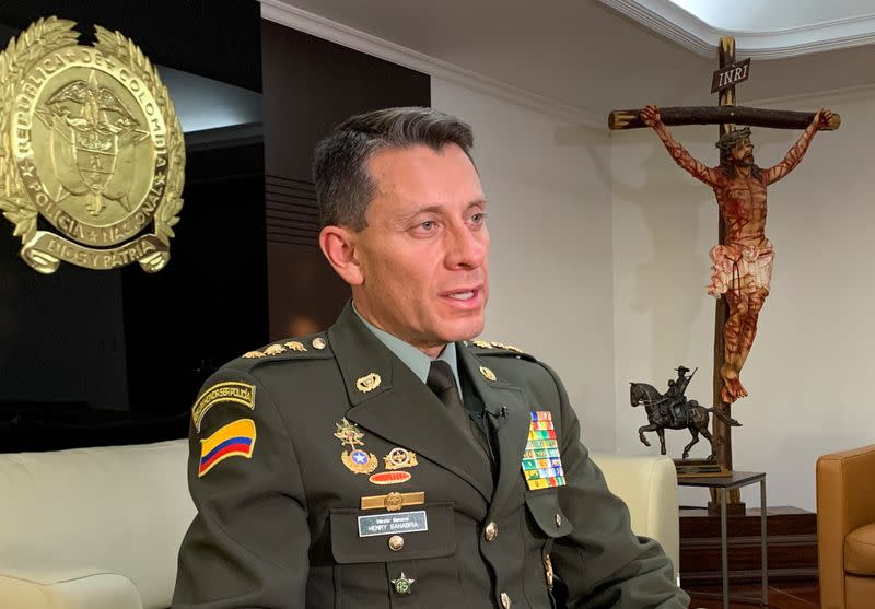 El director de la Policía Nacional de Colombia, mayor general Henry Armando Sanabria, habla durante una entrevista con Reuters en Bogotá