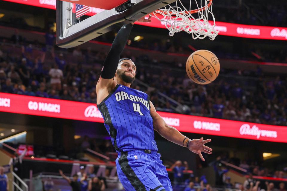Will the Orlando Magic even their NBA Playoffs series with the Cleveland Cavaliers in Game 4? NBA picks, predictions and odds weigh in on Saturday's game.