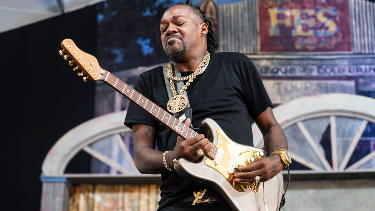  Eric Gales performs during 2023 New Orleans Jazz & Heritage Festival at Fair Grounds Race Course on May 05, 2023 in New Orleans, Louisiana. 