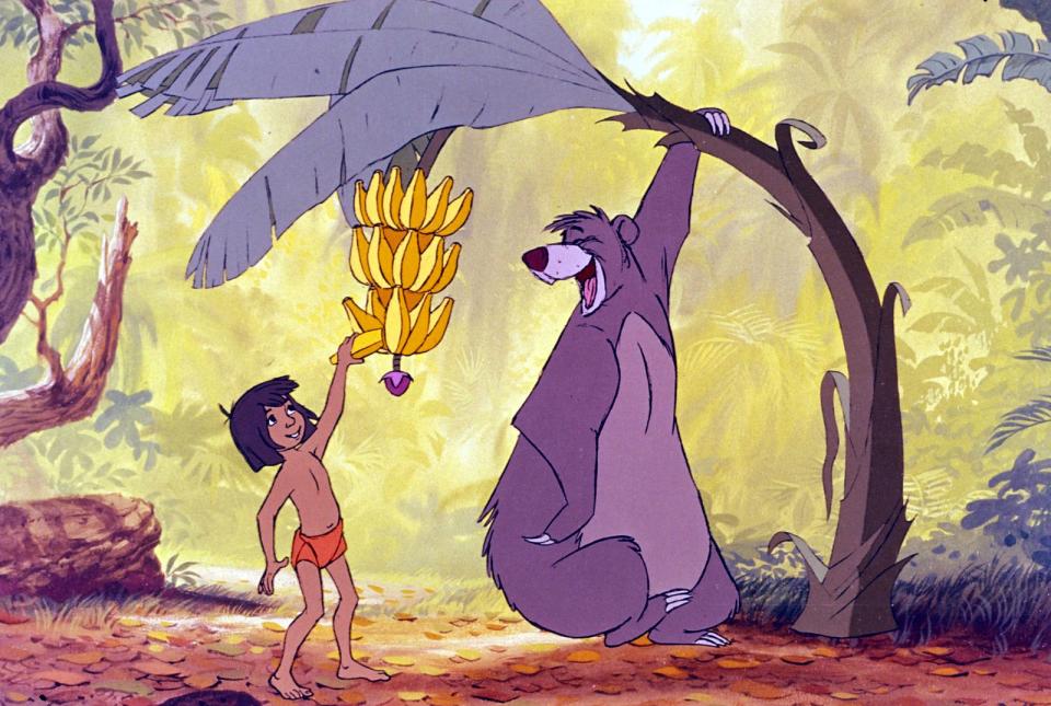 Balu der Bär ist nur einer der liebenswürdigen Charaktere, die die Zeichentricksafari "Das Dschungelbuch" (1967) zu einem der unvergesslichsten Filme aller Zeiten machen. Über 27 Millionen kleine und große Zuschauer haben allein in Deutschland Walt Disneys berühmtes Werk, das auf dem gleichnamigen Buch von Rudyard Kipling basiert, seit seiner Uraufführung gesehen. (Bild: Disney)