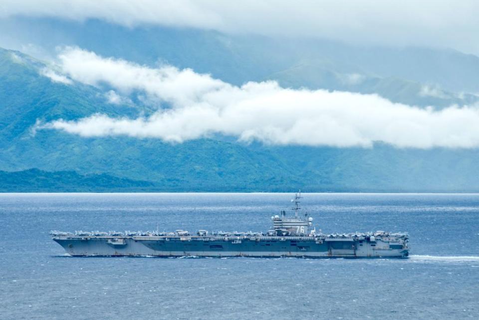美國海軍4日明確表示雷根號在西太平洋的菲律賓海巡航。   圖：美國海軍照片