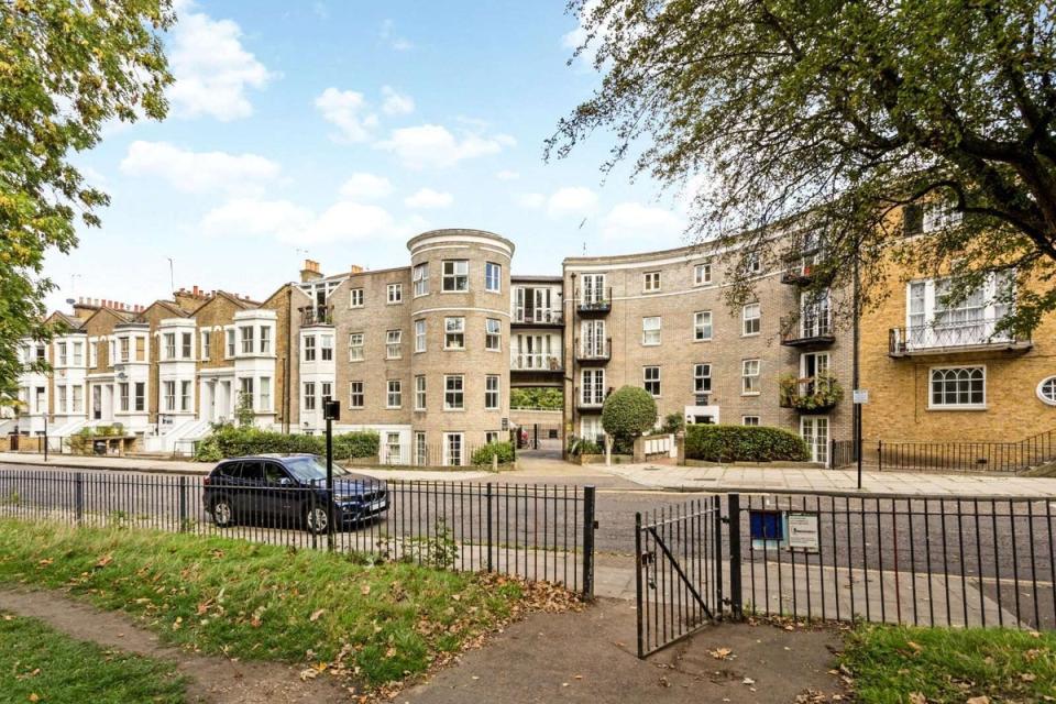 Cadogan Terrace, E9 (Savills)