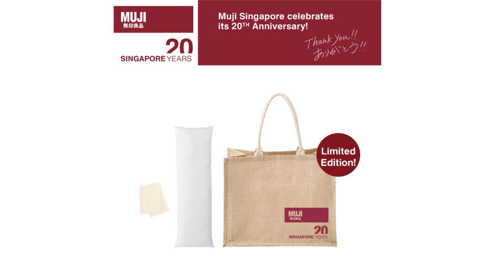 [Bundle Set] MUJI Body Pillow and 20th Anniversary Jute Bag. (Photo: Shopee SG)