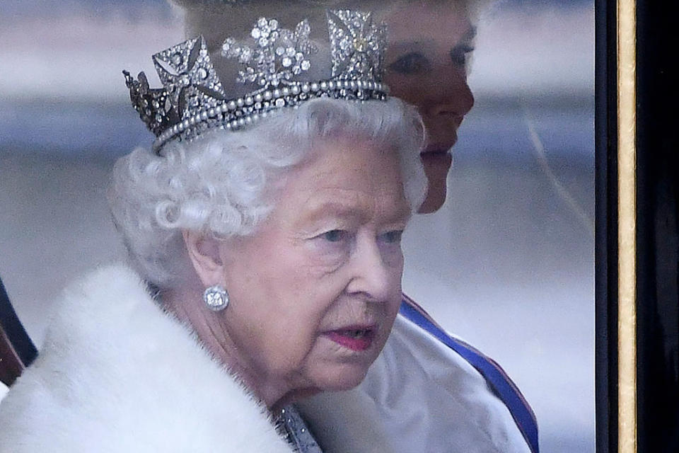 La Reine est arrivée au Parlement en calèche [Photo: Getty]