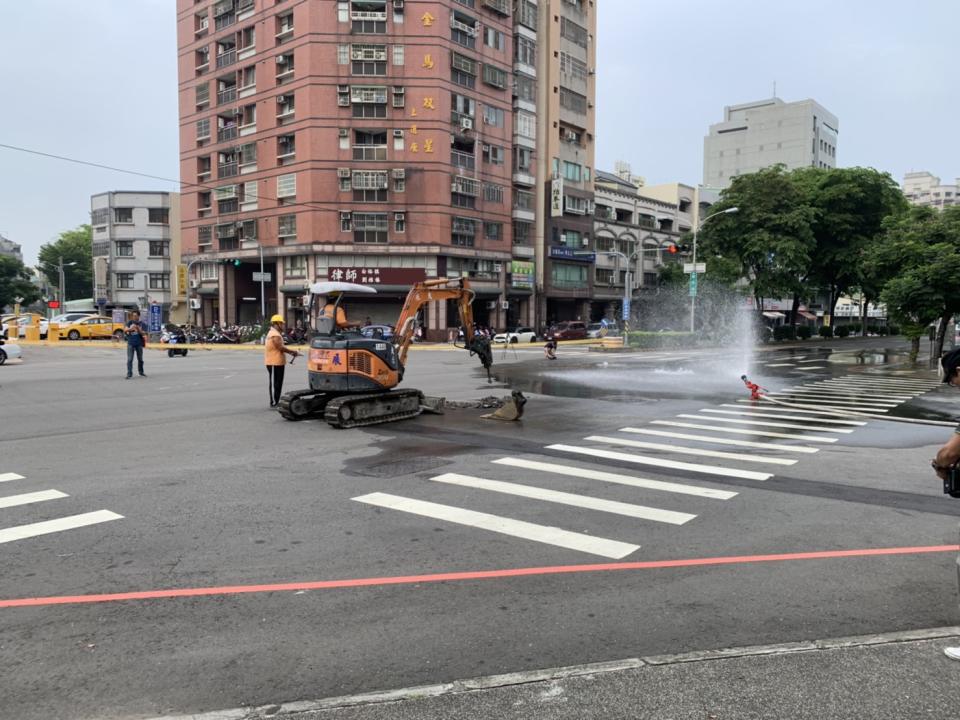 ▲台灣清晨發生強震，之後又有餘震，不過，根據金管會統計，目前住宅地震險投保率僅34%，所幸至上午9時整，初步尚無住宅災損。 （圖／市政府提供，2019.8.8）