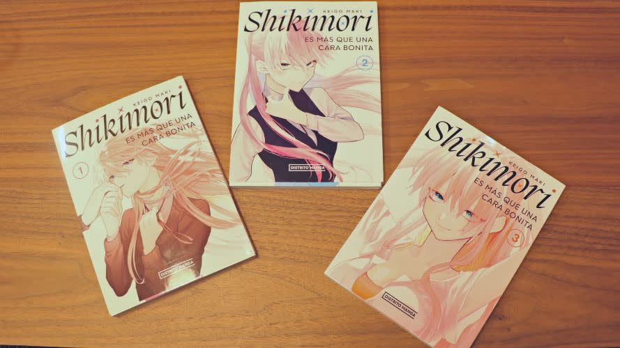 El manga 'Shikimori es más que una cara bonita' es editado en México por Distrito Manga. Foto: Liz Ovando.