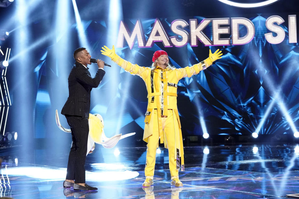 Nick Cannon and Bret Michaels in 'The Masked Singer.' (Photo: Fox via Getty Images)