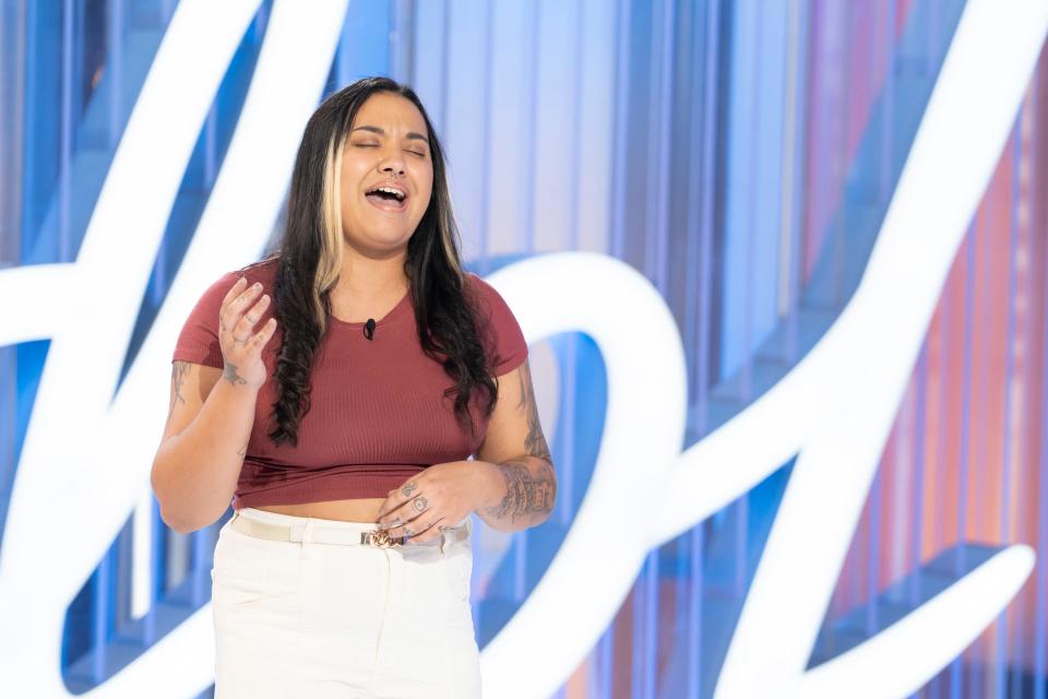 'American Idol' contestant tearfully sings in Albanian after judges