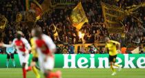 <p>Alors que le spectacle est de très grande qualité sur le terrain, les supporters des deux équipes sont également au niveau ce soir. (AFP)</p>