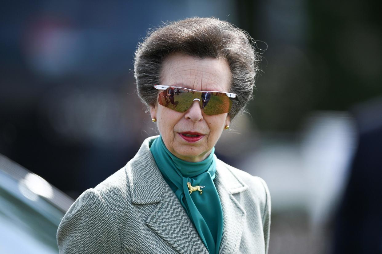 <p>La Princesa Ana de Gran Bretaña, Princesa Real, asiste al Royal Windsor Horse Show anual en Windsor, al oeste de Londres, el 10 de mayo de 2019. - El espectáculo ecuestre es el espectáculo ecuestre al aire libre más grande del Reino Unido, iniciado originalmente en 1943 para ayudar a recaudar fondos para el esfuerzo de guerra, y ha continuado funcionando todos los años desde entonces, y es el único espectáculo en el Reino Unido que alberga competiciones internacionales de salto, doma, conducción y resistencia. </p> ( DANIEL LEAL-OLIVAS / AFP a través de Getty Images)