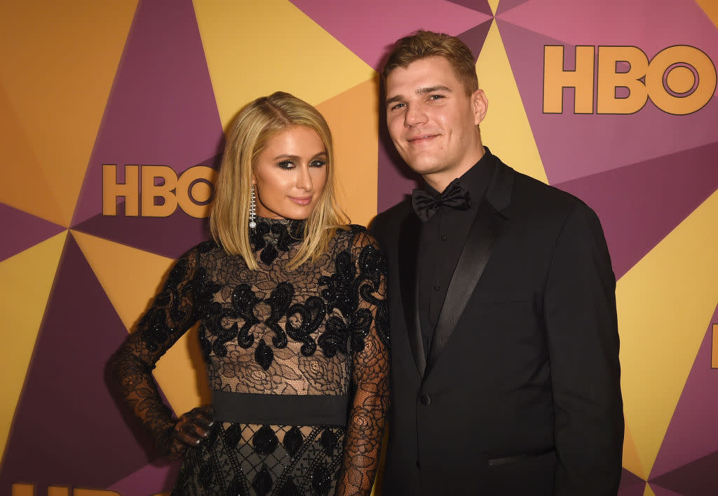 Paris Hilton and Chris Zylka attend a Golden Globes afterparty. (Photo: FilmMagic/FilmMagic for HBO)