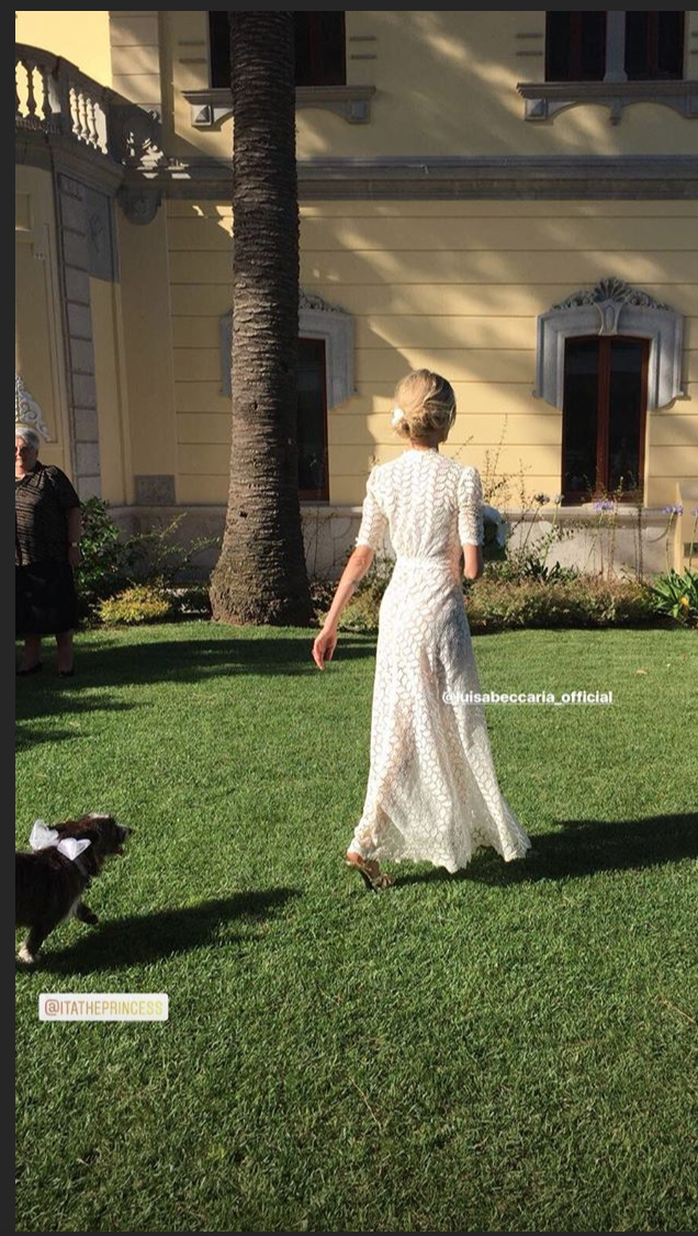 Lució un vestido de encaje en color blanco. Foto: instagram stories de Liz Solari