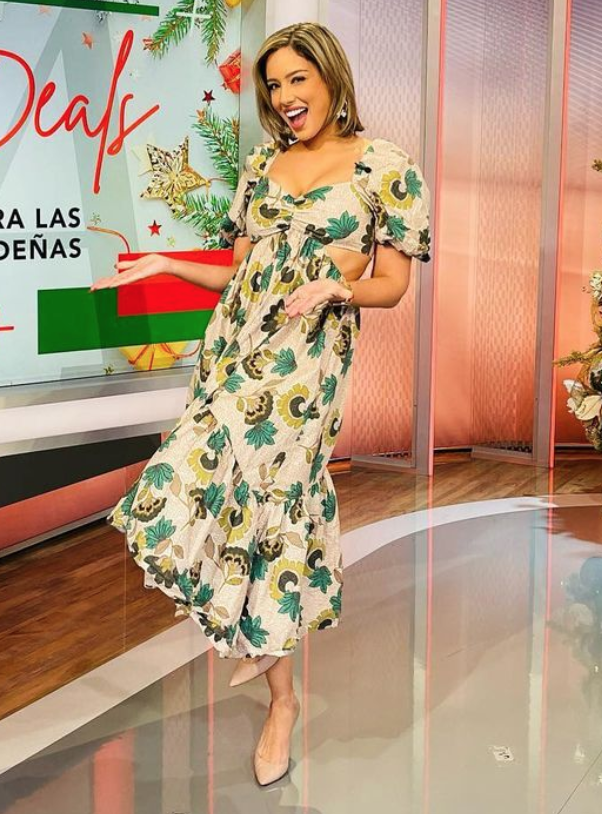 <p>Con este coqueto vestido estampado con <em>cutouts</em>, llegó la presentadora a los estudios de<em> Despierta América</em> (Univision), para presentar su acostumbrado segmento de ofertas. </p>