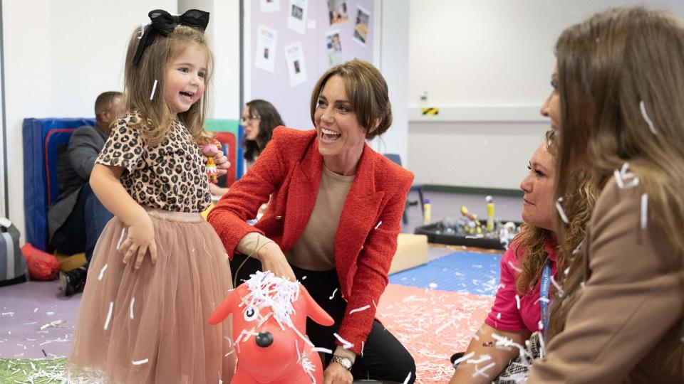 Princess Kate with 3 yr old Beatrice