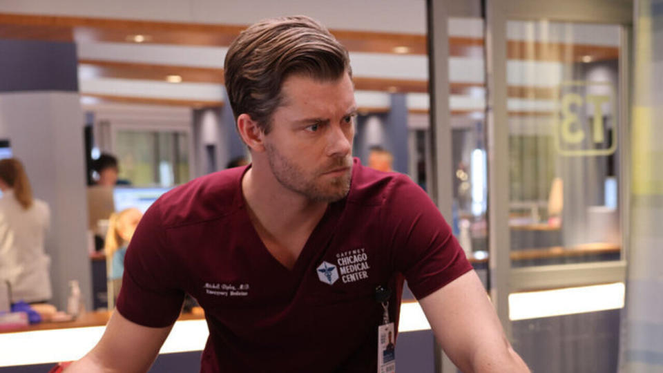  Luke Mitchell in Chicago Med Season 9x09. 