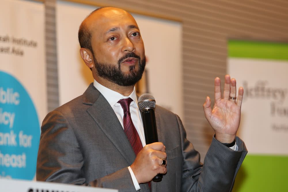 Datuk Seri Mukhriz Mahathir said the inclusion of rival MPs facing trial or with criminal convictions, or as he called it the ‘court cluster’, is the chief concern of the yet-to-be registered political party. — Picture by Choo Choy May