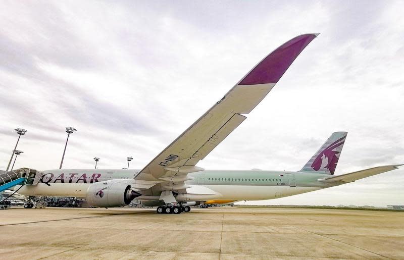 一架卡達航空飛往雪梨的班機，女性乘客被要求下機接受侵入性檢查引起爭議。（示意圖，翻攝自Qatar Airways臉書）