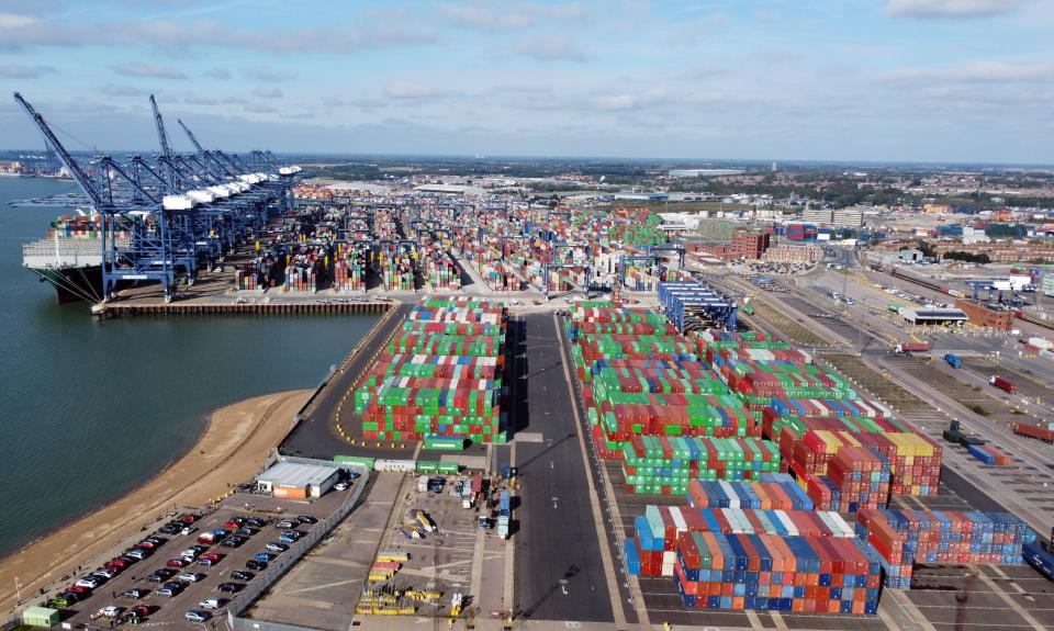 UK exporters struggle with Brexit despite global trade boom